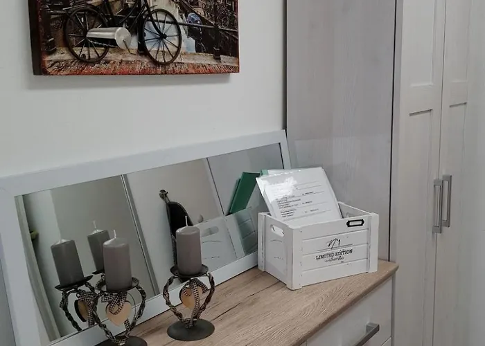 Charmante In Mit Kleinem Balkon By Interhome Daire *